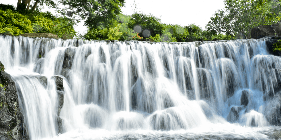 Buổi sáng sương mù ở Thác Mơ
